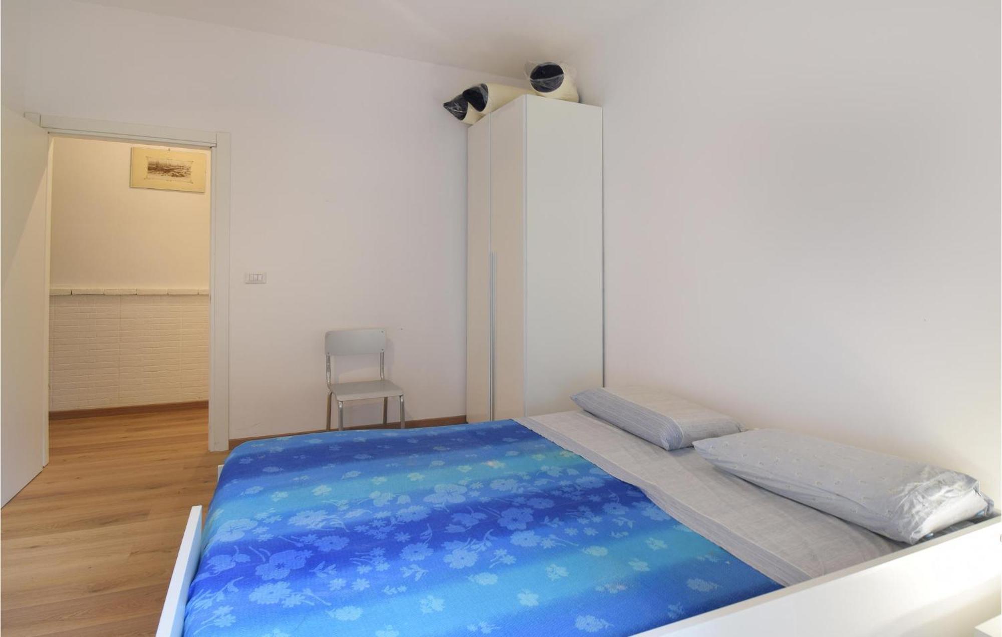 2 Bedroom Cozy In Holiday home